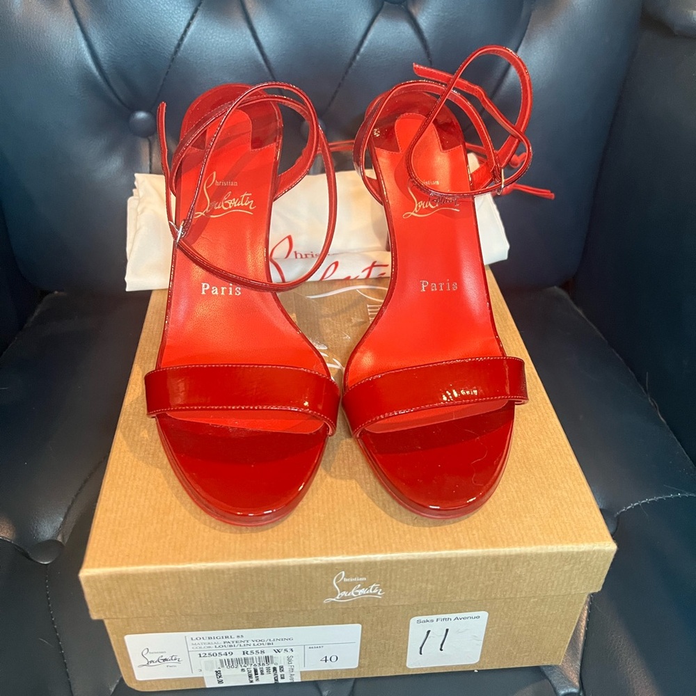 NIB CHRISTIAN LOUBOUTIN Red Patent Loubigirl 85 leather sandals Size 40